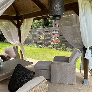 https://yellow-villa.sopothotels.com